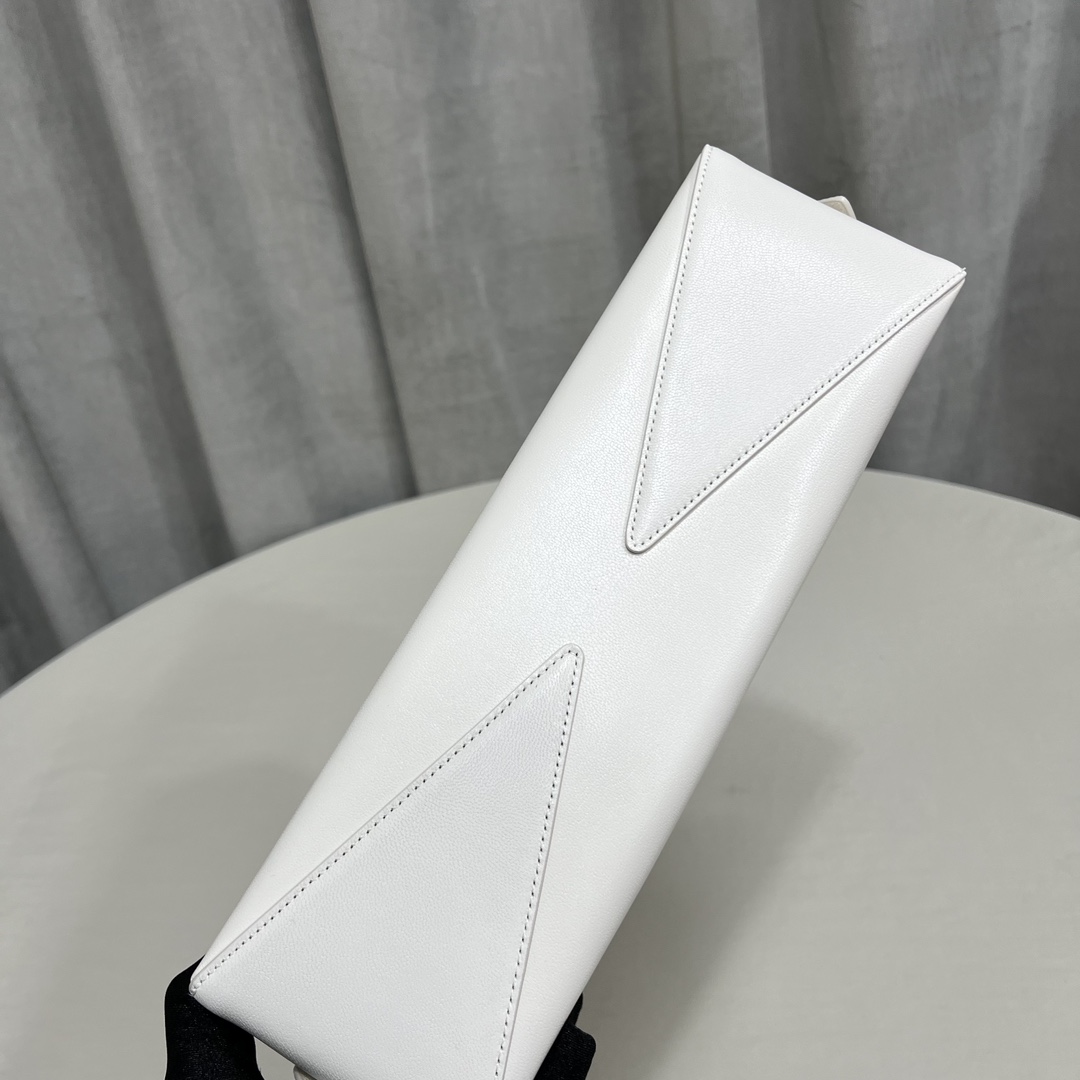 Alaia000712