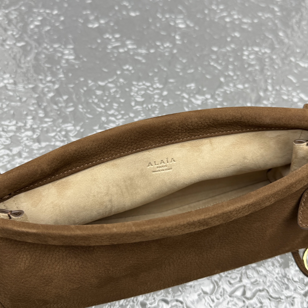 Alaia00119