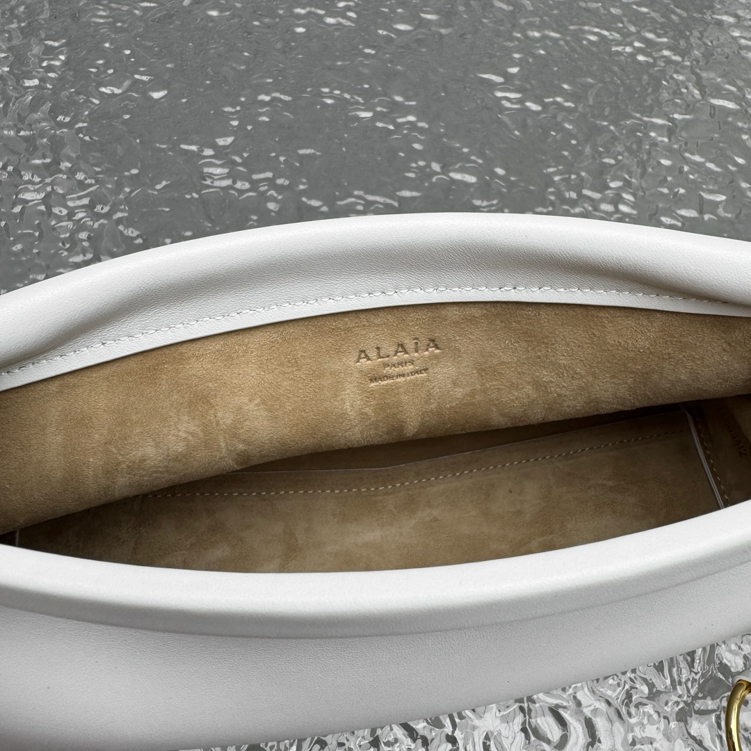 Alaia001814
