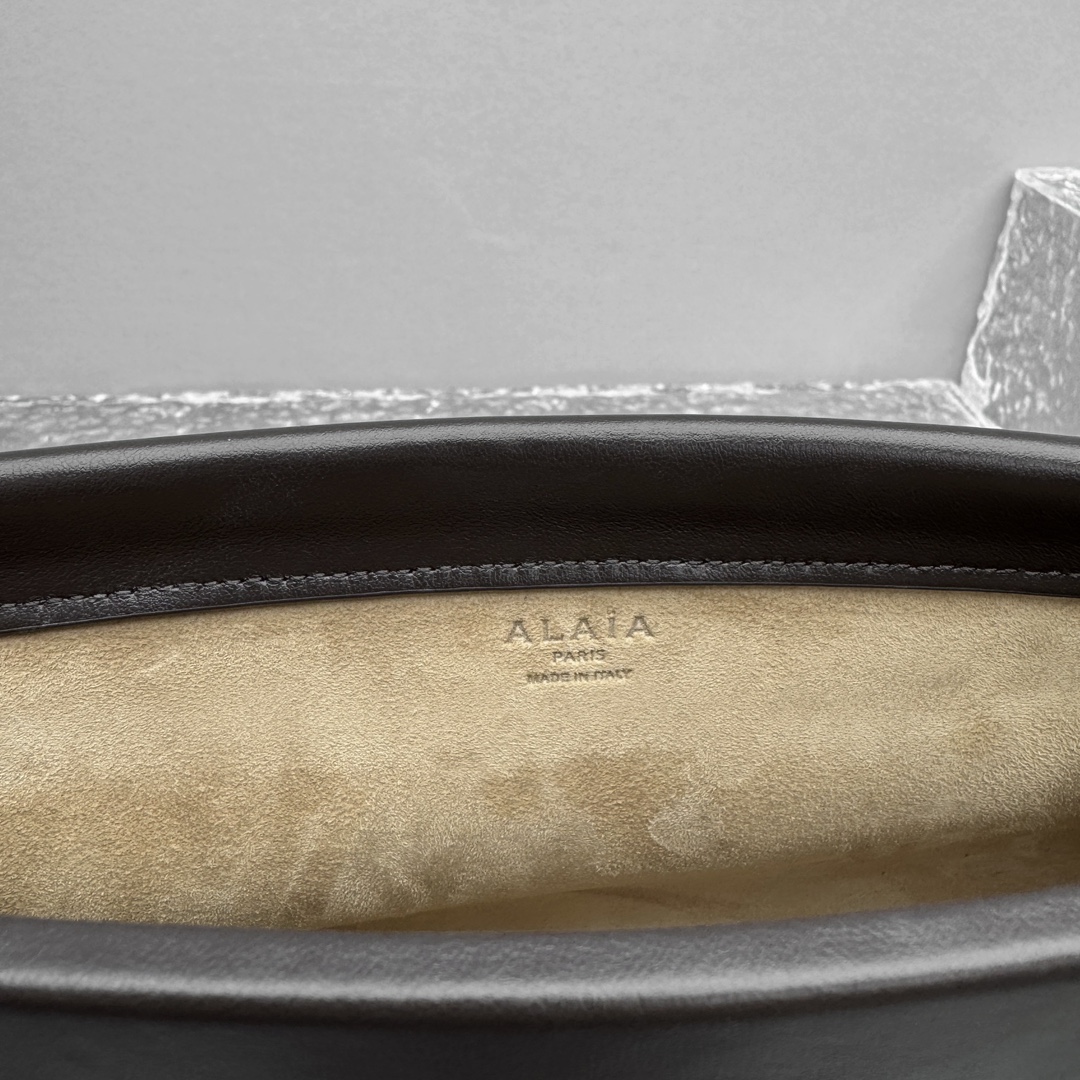 Alaia002816
