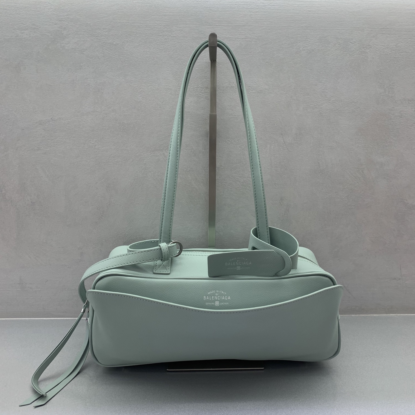 Balenciaga Carrie Small leather shoulder bag in green – Balenciaga