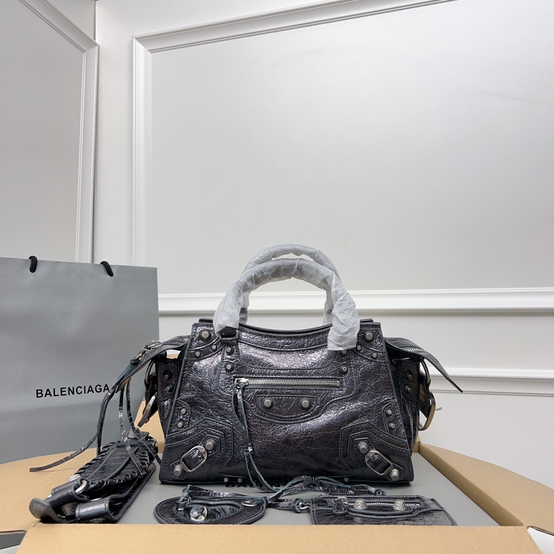 Balenciaga Neo Cagole City Handbag Dirty Effect |