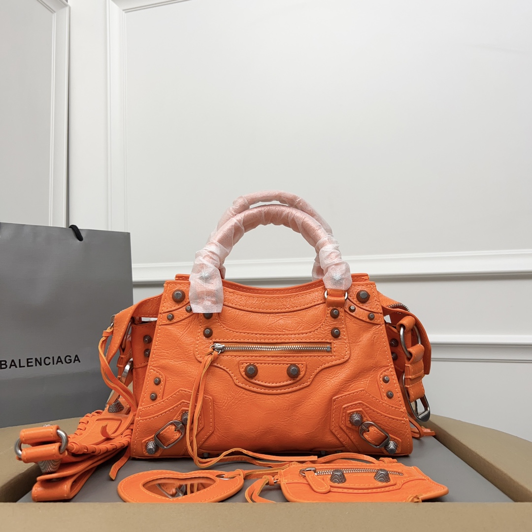 BALENCIAGA Agneau Classic Hardware First Tangerine 1441617 | FASHIO
