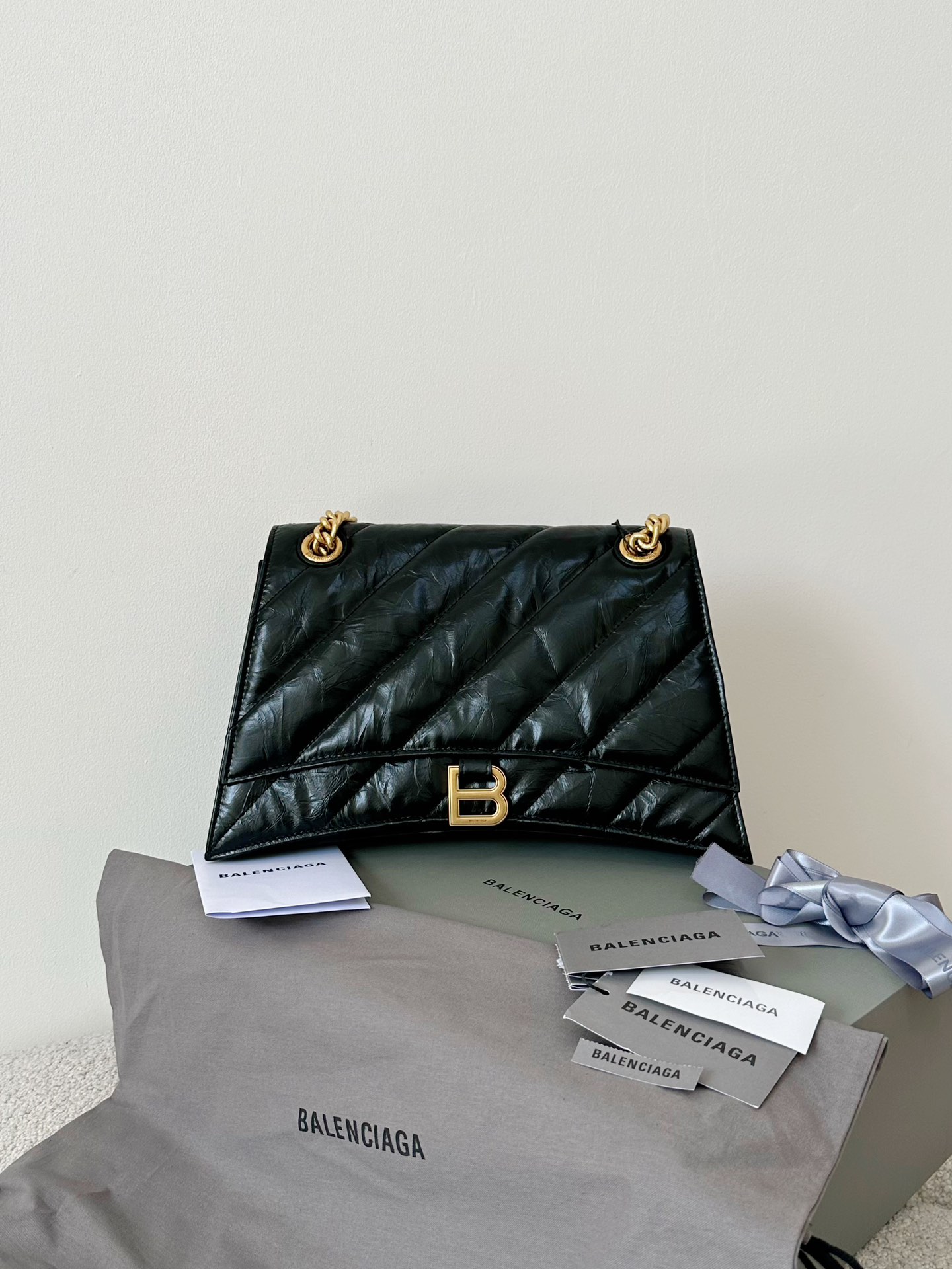 Balenciaga Crush Quilted Shoulder Bag | Black |