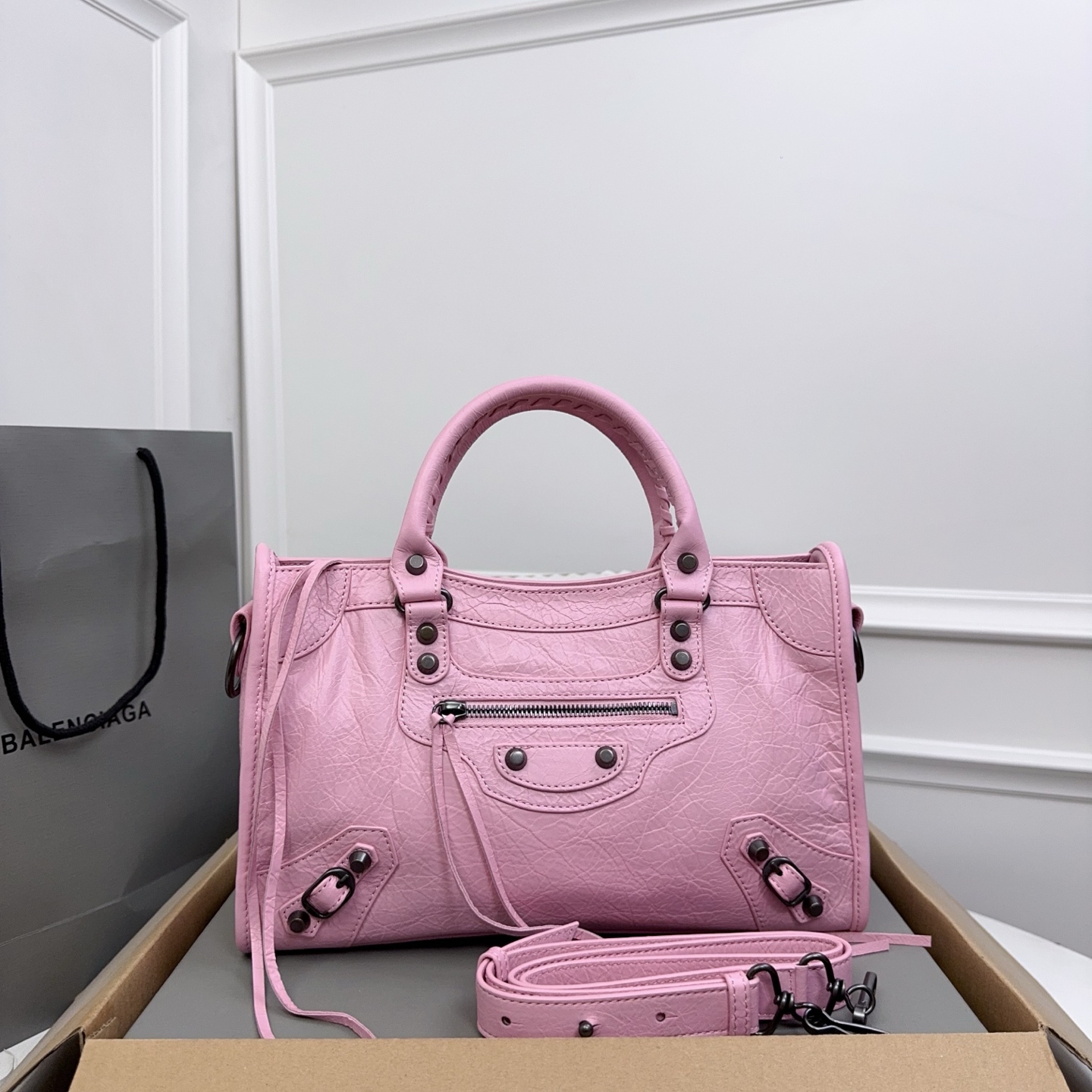 Balenciaga Women’s Le City Bag Medium in Vintage Pink | Balenciaga US