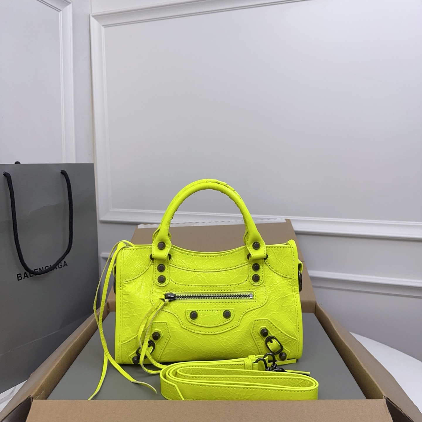Balenciaga Women’s Le City First Bag in Granny Green | Balenciaga US