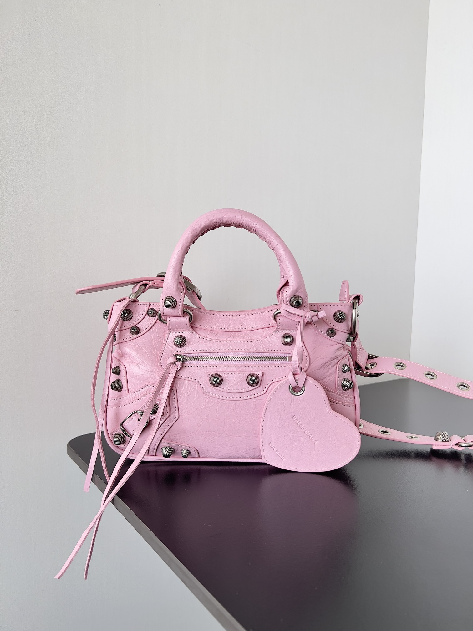Balenciaga Le Cagole Small Shoulder Bag in Pink 751523 1VG9Y 5812 – Handbags –