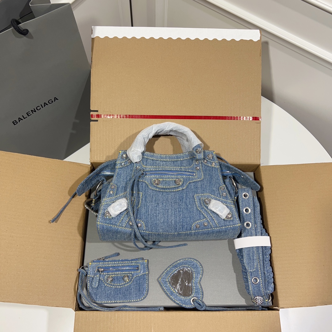 BALENCIAGA WOMEN’S NEO LE CAGOLE XS HANDBAG IN