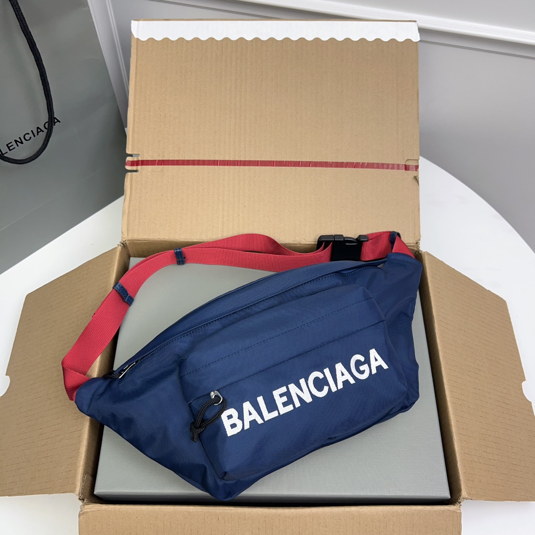 Balenciaga Everyday Logo Belt Bag In Blue
