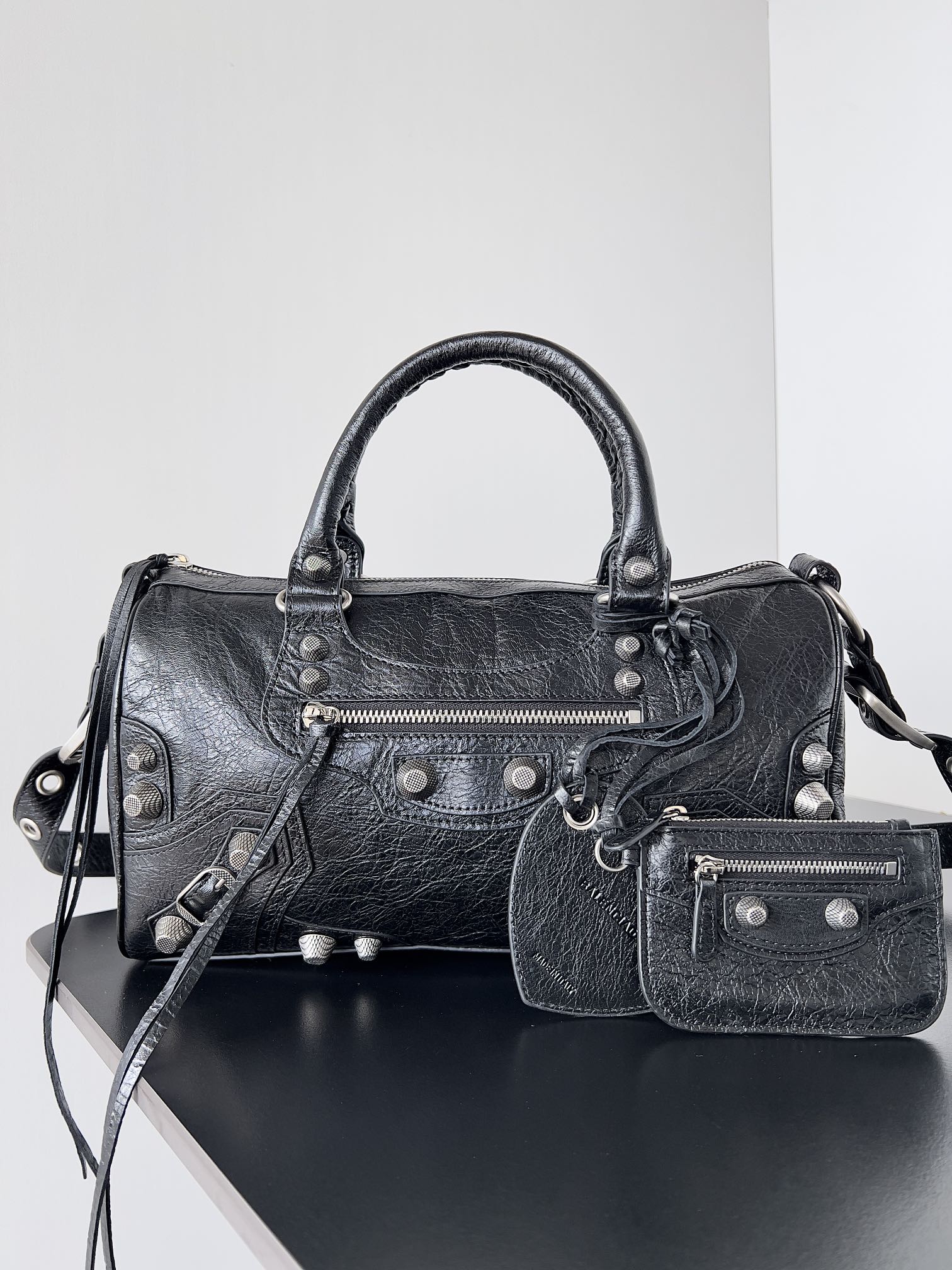 Balenciaga Le Cagole Duffle Medium Top Handle Bag –