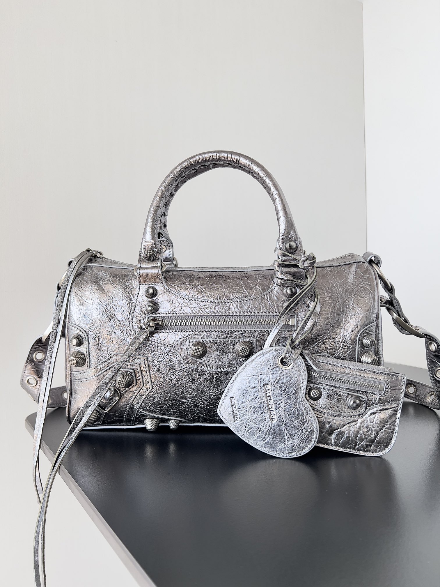 Balenciaga Le Cagole Medium Duffle Bag –
