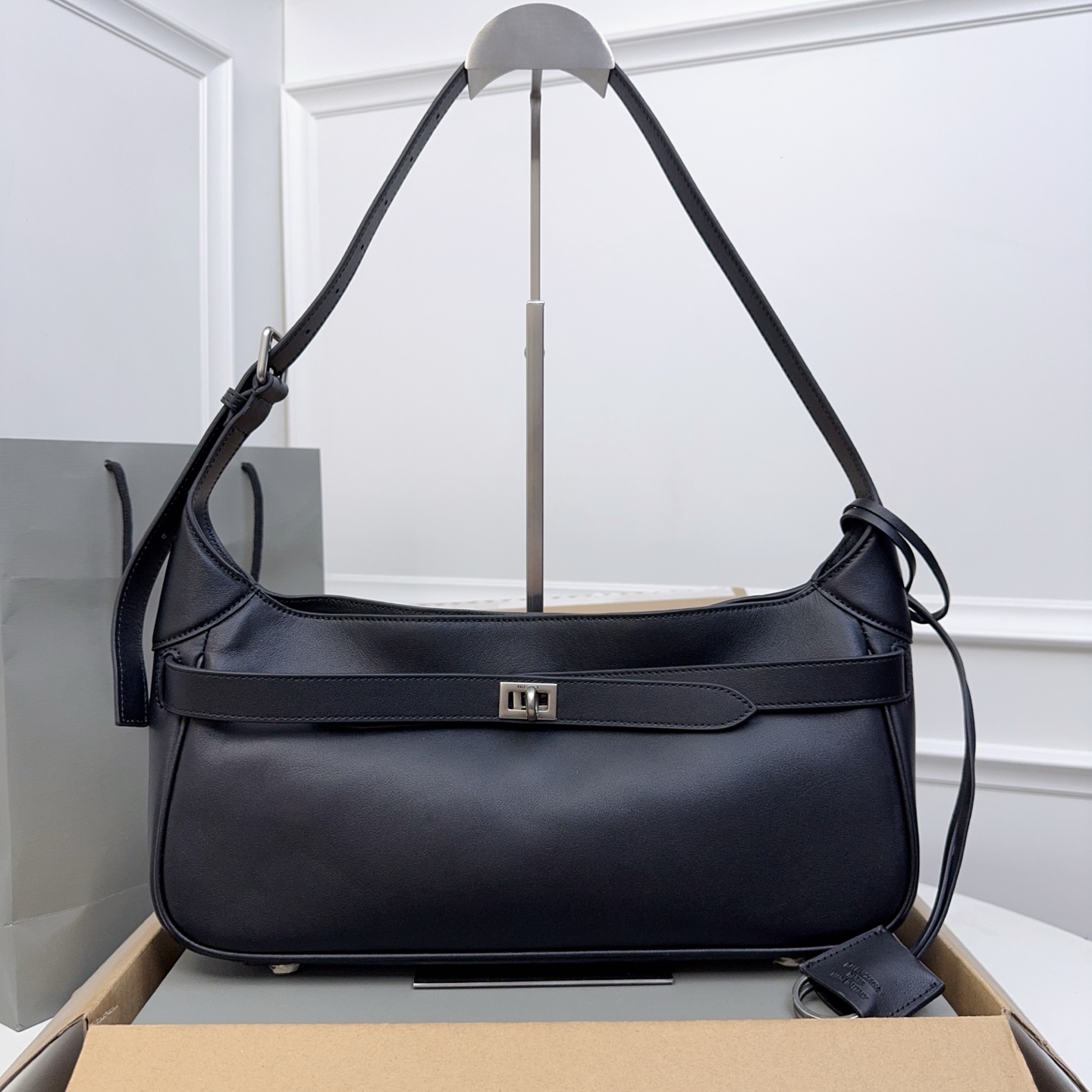 Bel Air Small Shoulder Bag – Balenciaga – Leather – Black