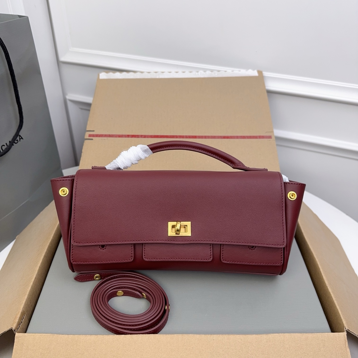 Bel Air Clap On Crossbody – Balenciaga – Leather –