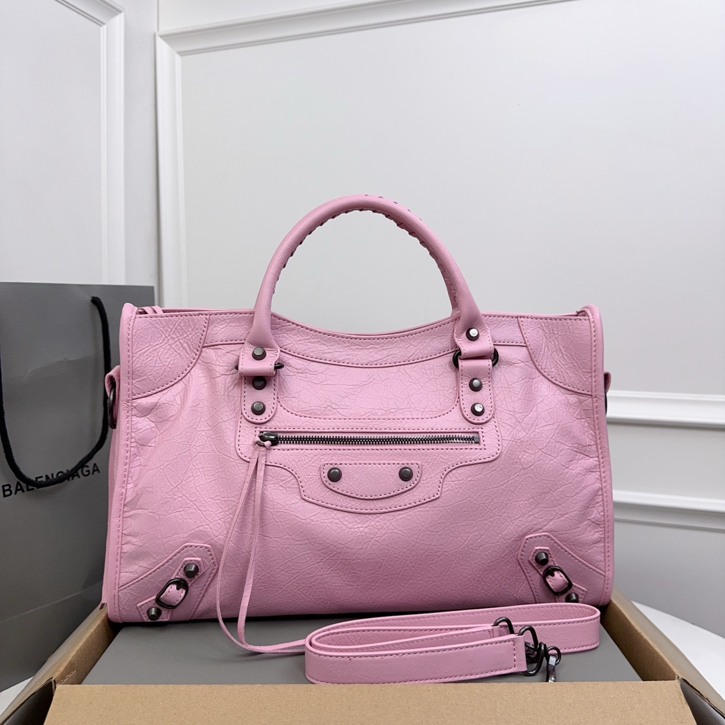 Balenciaga Women’s Le City Bag Medium in Vintage Pink | Balenciaga US