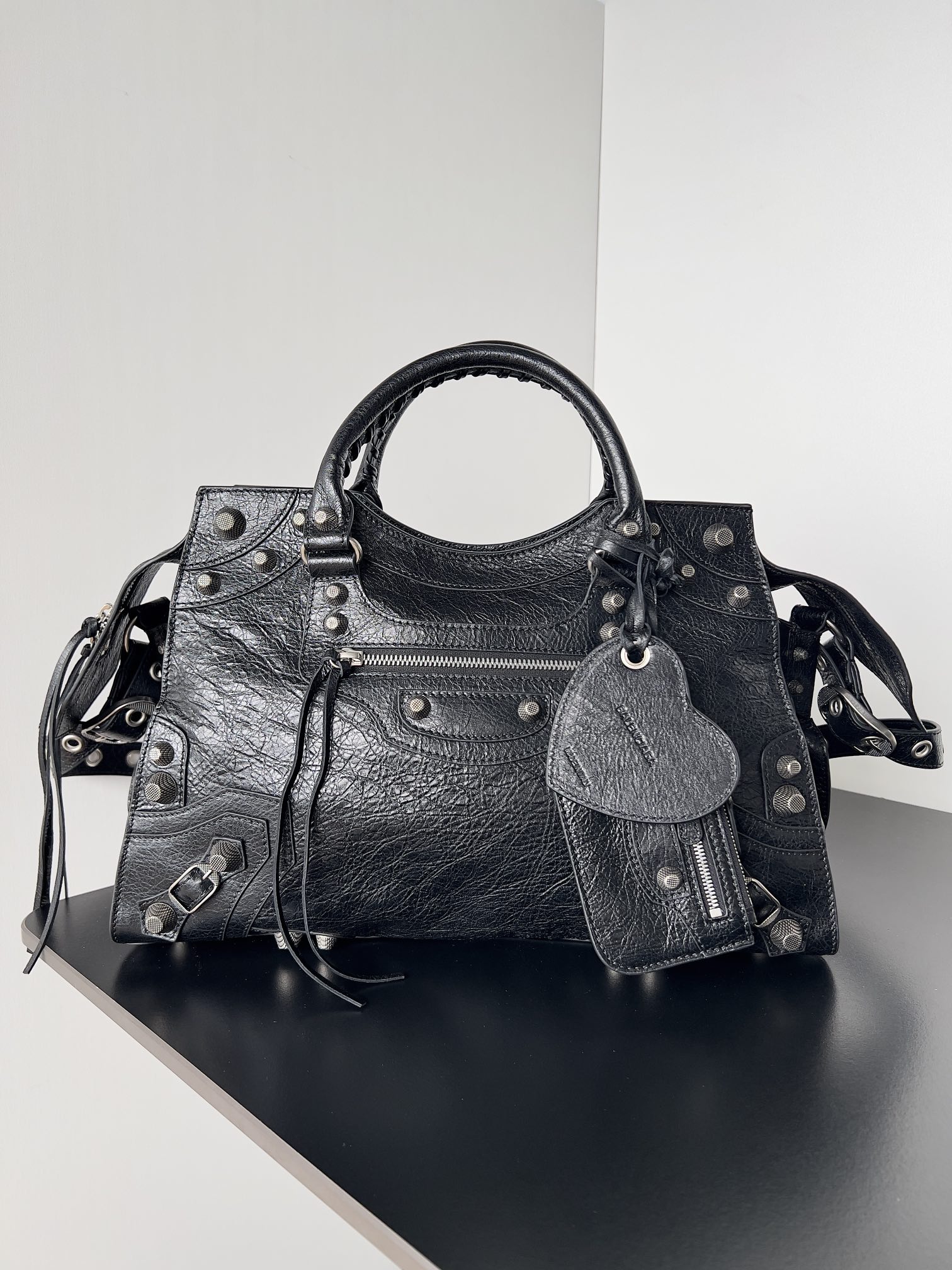 Balenciaga Neo Cagole Medium Tote Bag |
