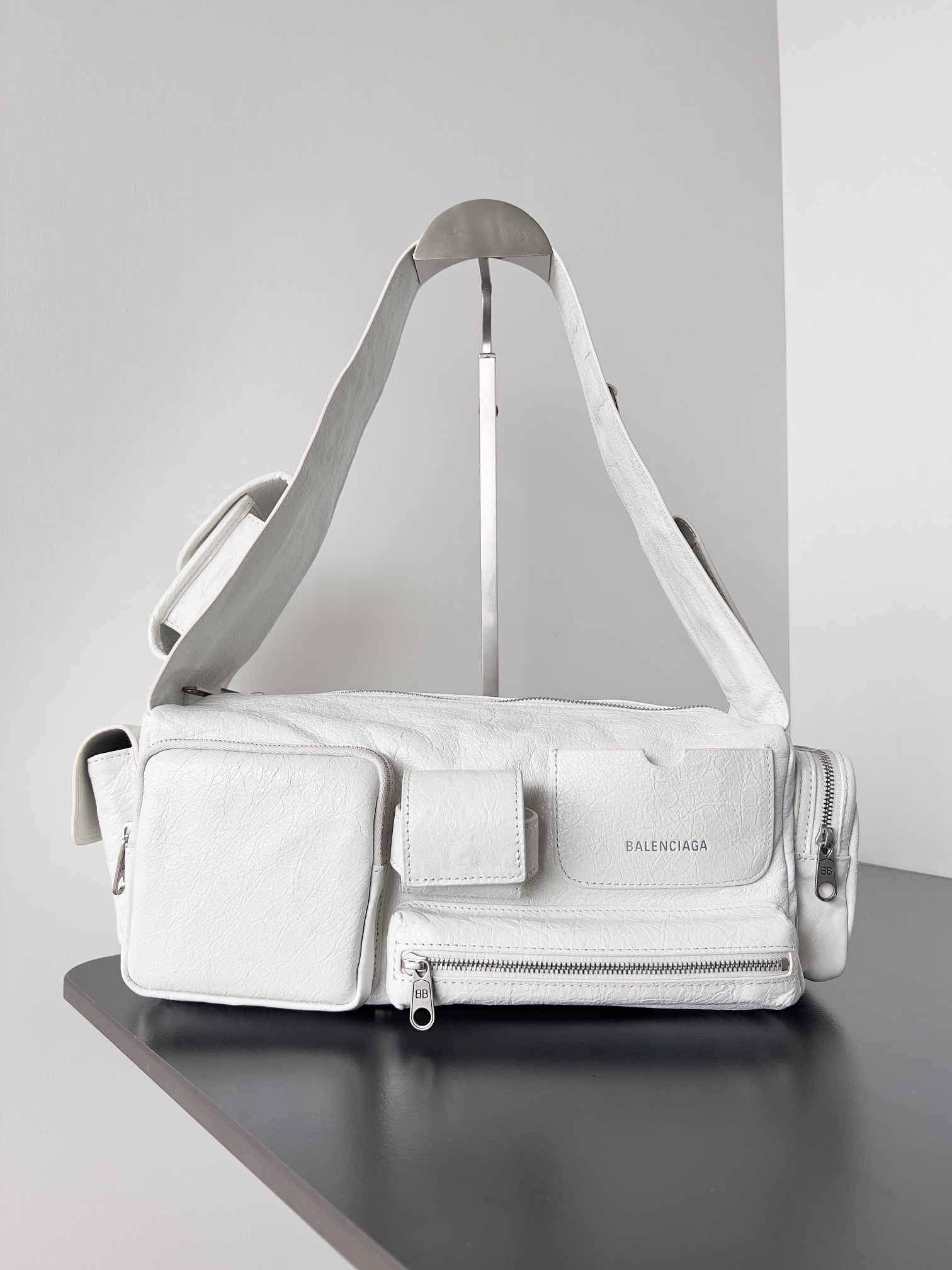 BAG  Balenciaga Superbusy Xs Arena Lambskin ‘White’Balenciaga 00579