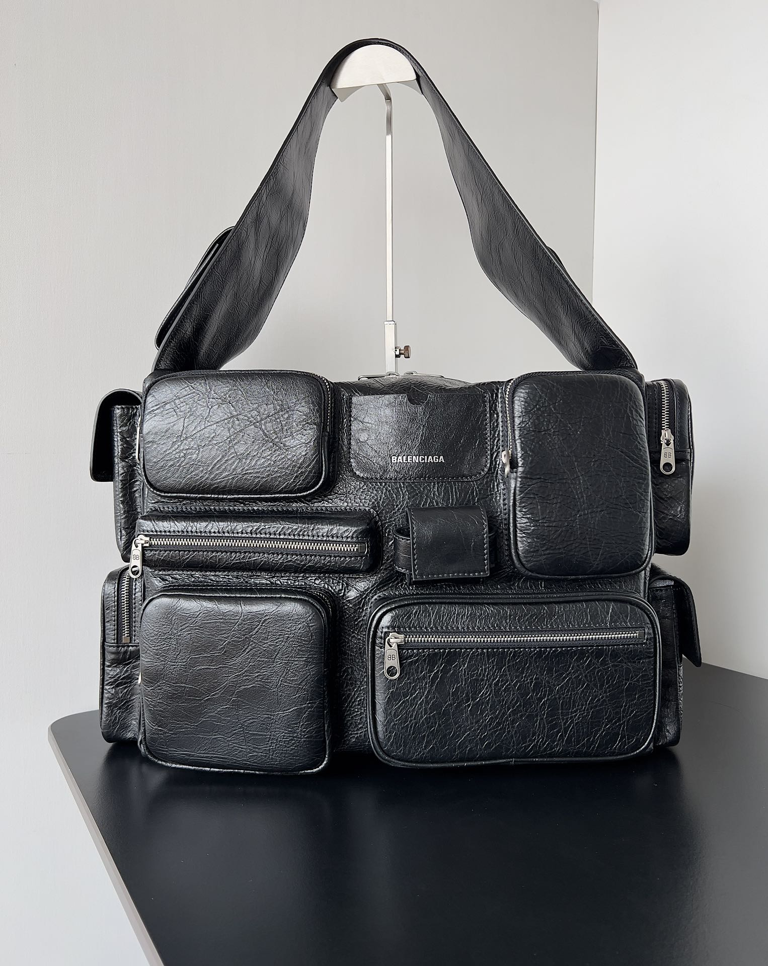 Balenciaga – Large Superbusy Sling Siyah Kadın Deri Çanta