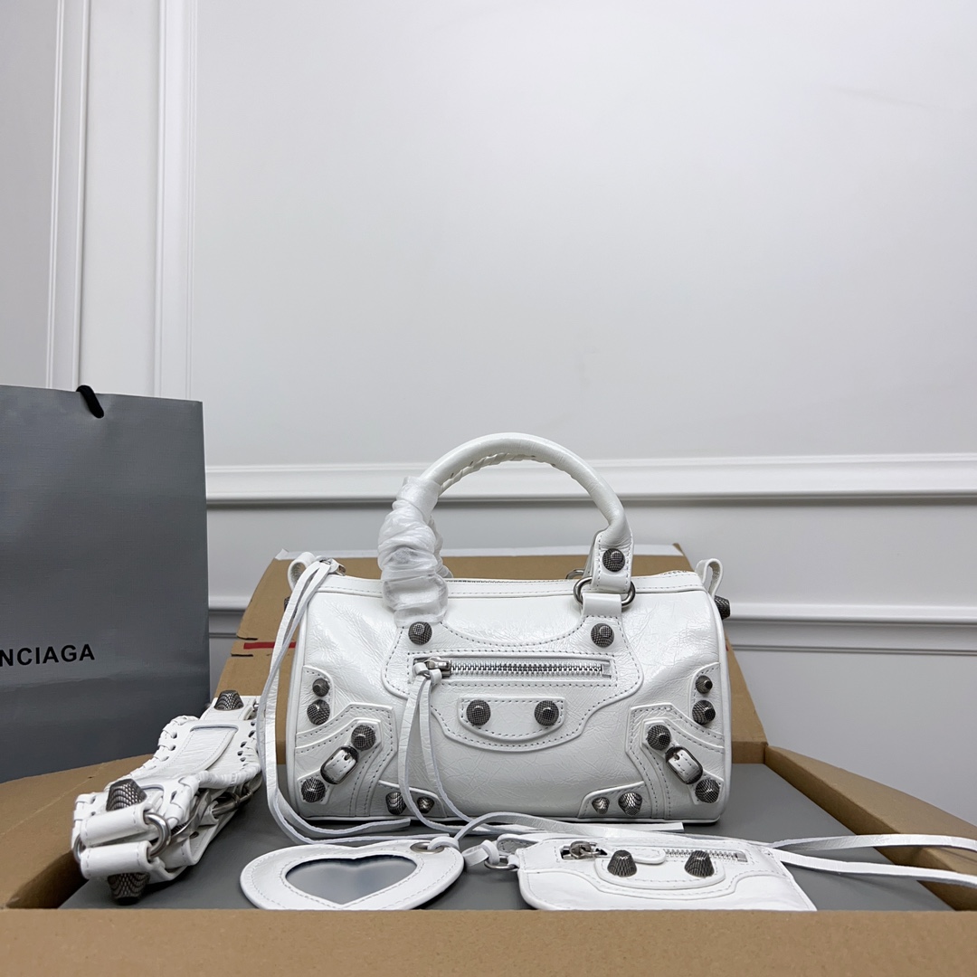 BALENCIAGA WOMEN’S NEO CAGOLE MEDIUM TOTE BAG