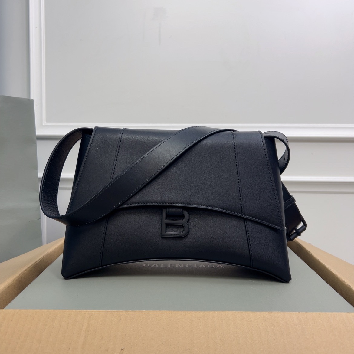 BALENCIAGA Semi Shiny Smooth Calfskin Monochrome