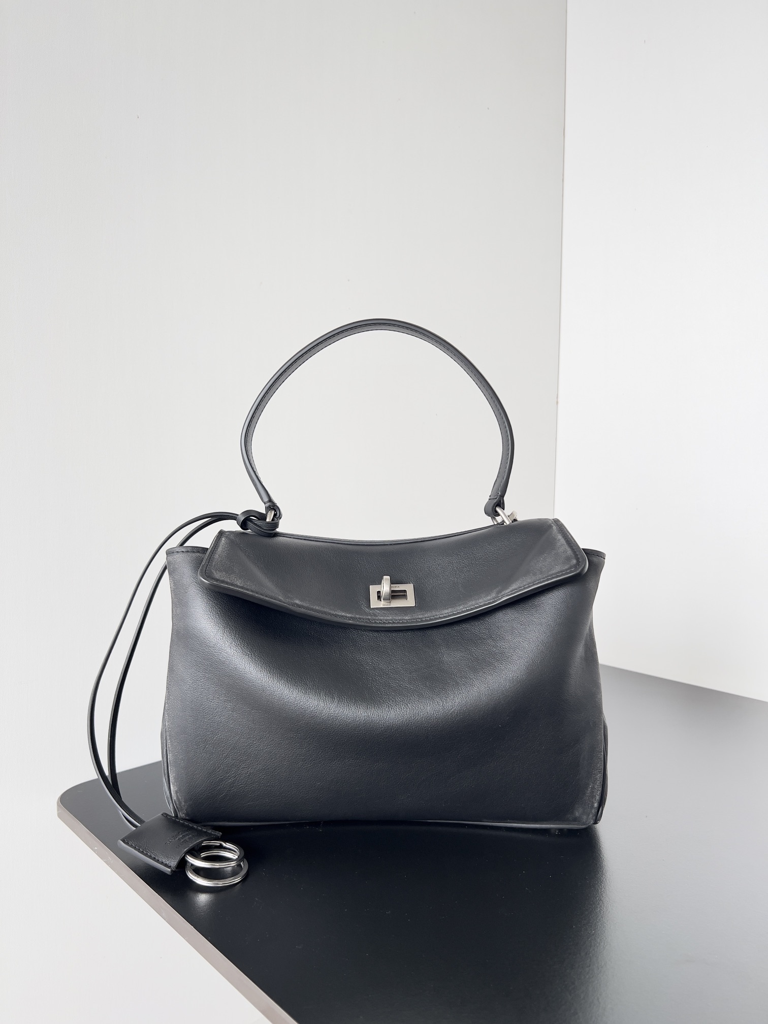 Balenciaga Women’s Rodeo Handbag Medium With One Charm in