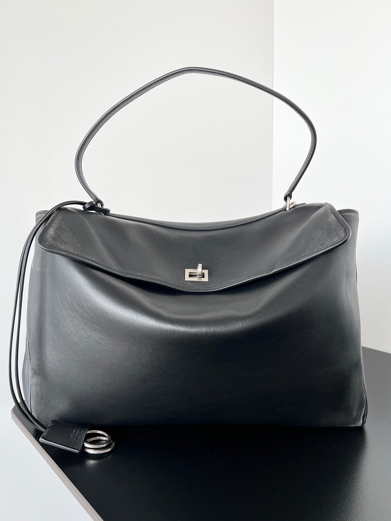 Balenciaga Women’s Rodeo Handbag Medium With One Charm in