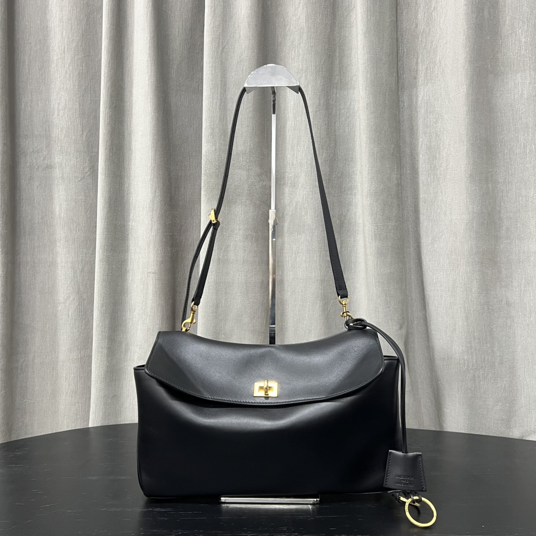 Balenciaga Rodeo Leather Shoulder Bag |