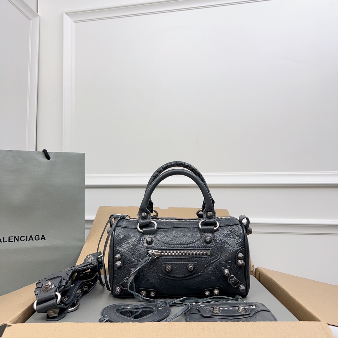 Balenciaga Le Cagole Mini Duffle Bag – 1000 Black |
