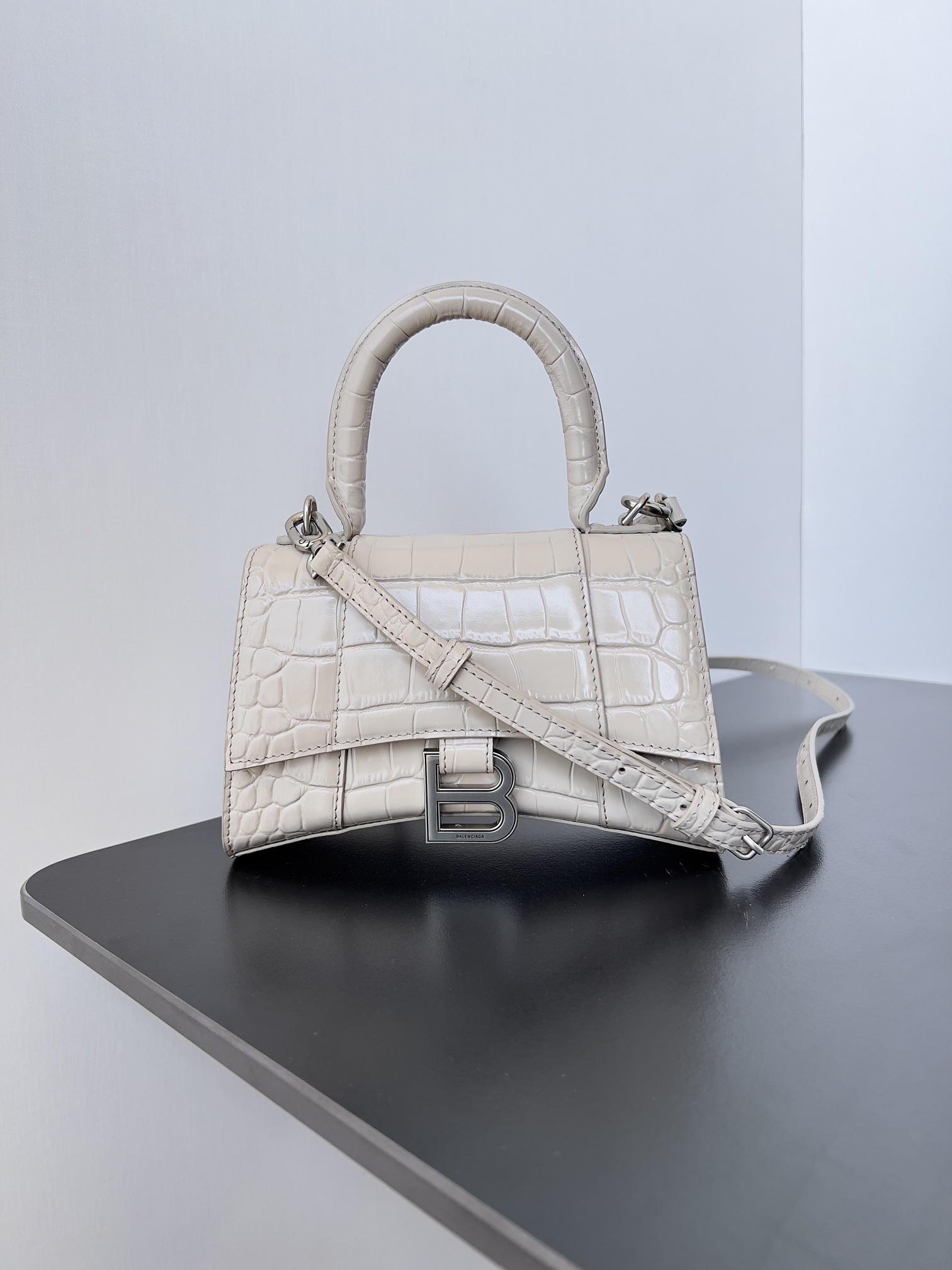 Balenciaga Hourglass Top Handle Bag XS Beige in Calfskin Leather – GB