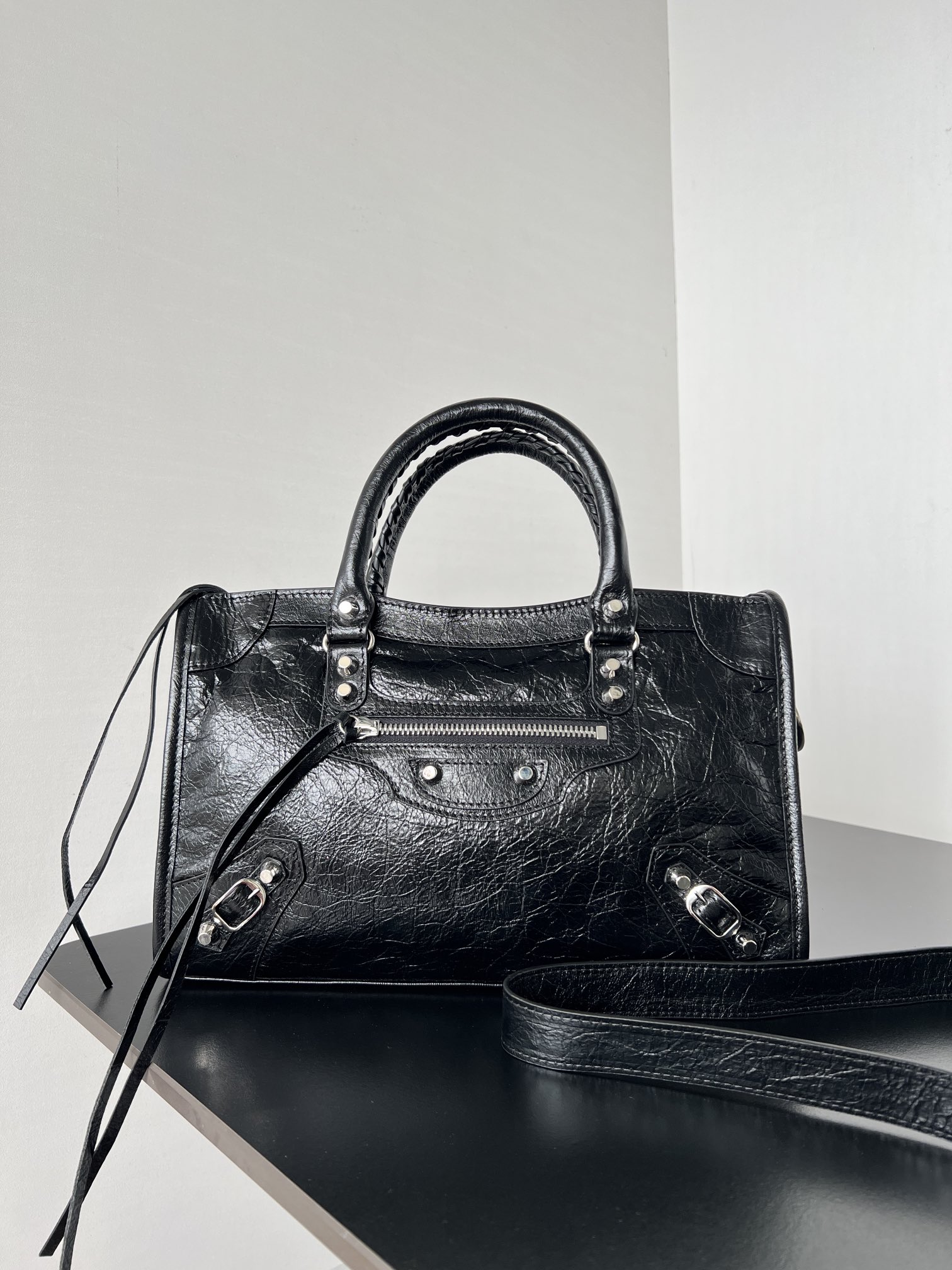Balenciaga – Medium Le City Arena Lamb bag – Black