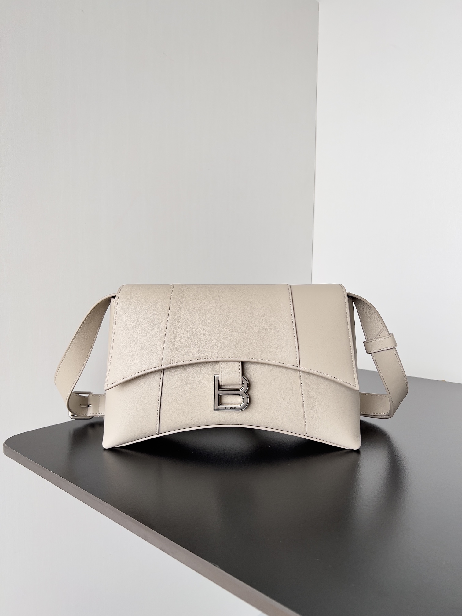 BALENCIAGA Semi Shiny Smooth Calfskin Small Downtown Shoulder B