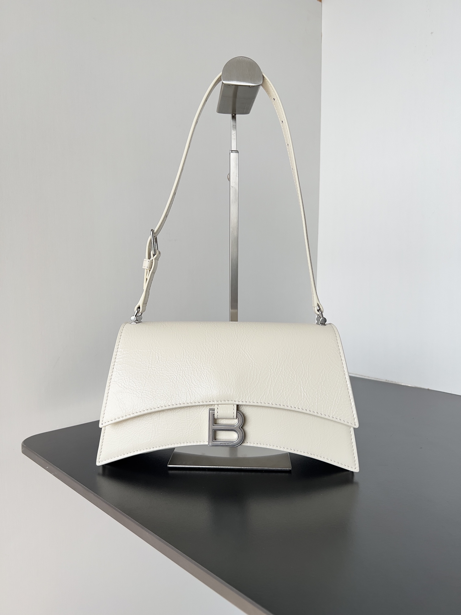 Balenciaga o1mt1gz0824 Size: OS / Crush Medium Sling Bag