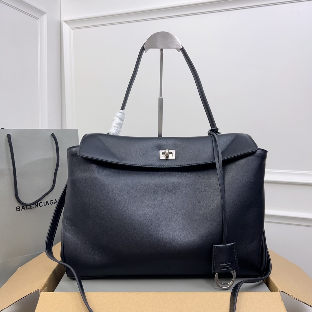 Balenciaga Women’s Rodeo Handbag Medium With One Charm in