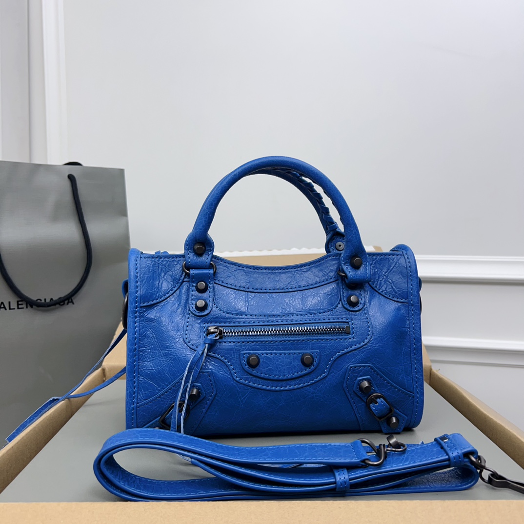 BALENCIAGA Agneau Classic Hardware First Outremer