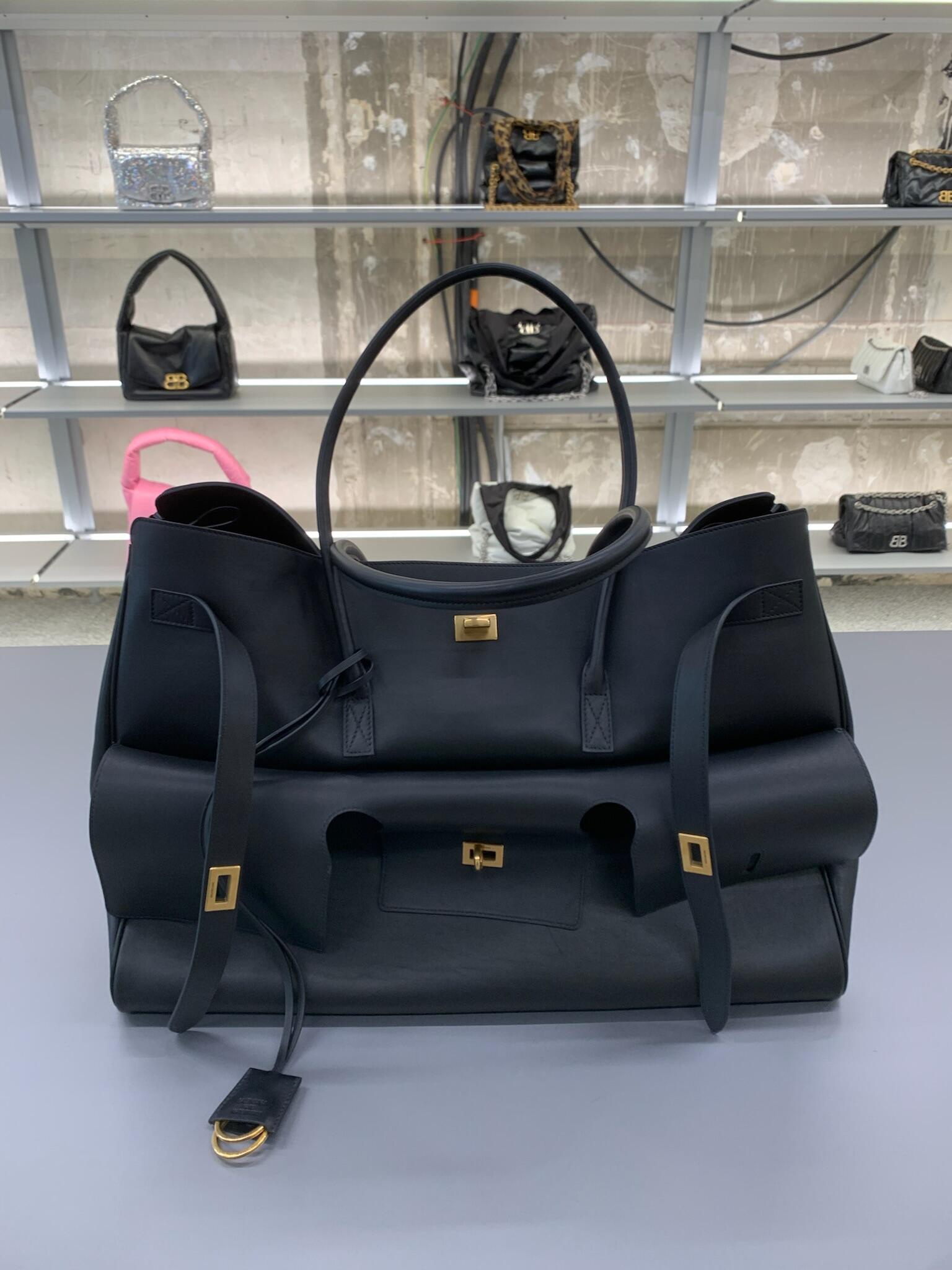 Balenciaga Women’s Bel Air Carry All Bag Mini in Black | Balenciaga US