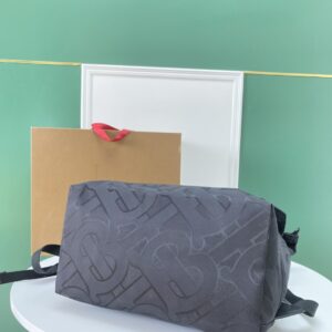 Burberry  00038