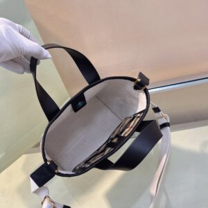 BURBERRY  00059
