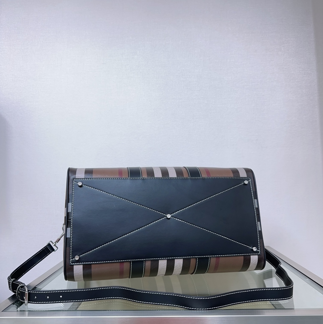 Burberry  00129