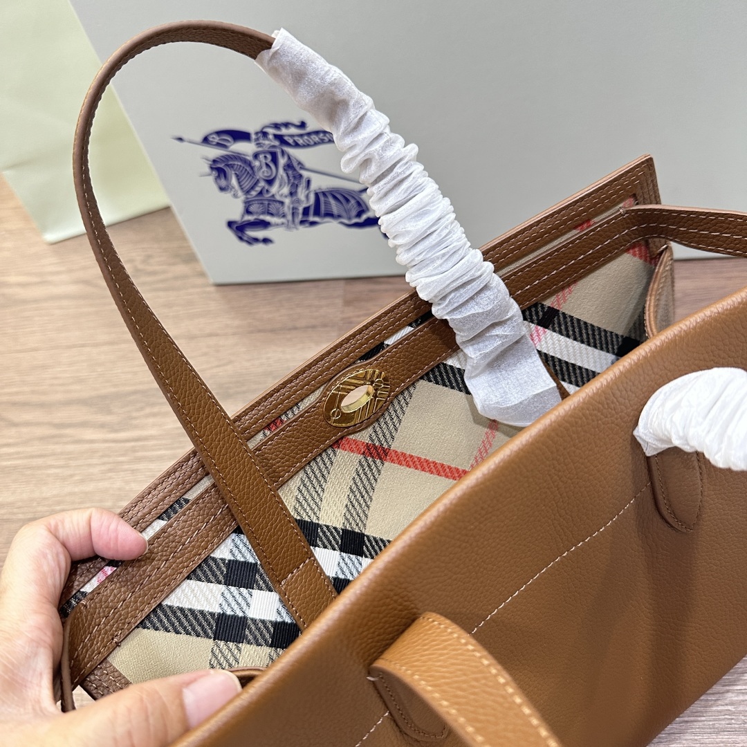 BURBERRY  00149