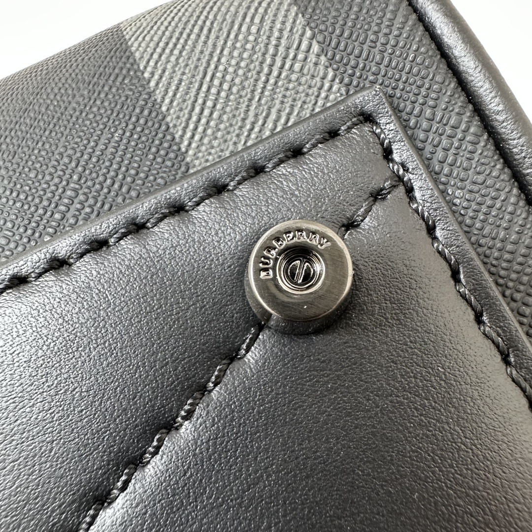 Burberry  00179