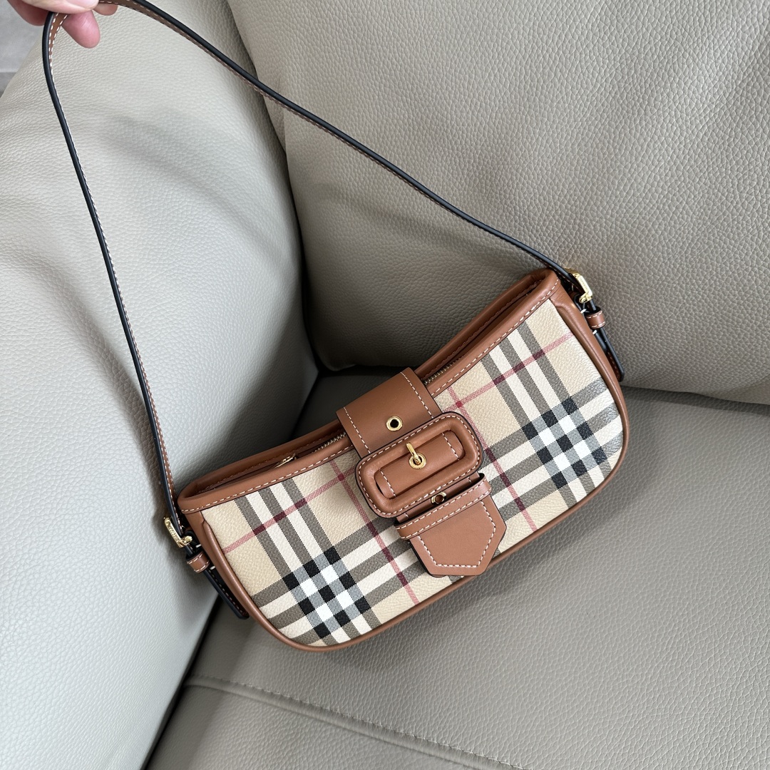 BURBERRY – Rocking Horse medium leather tote bag |