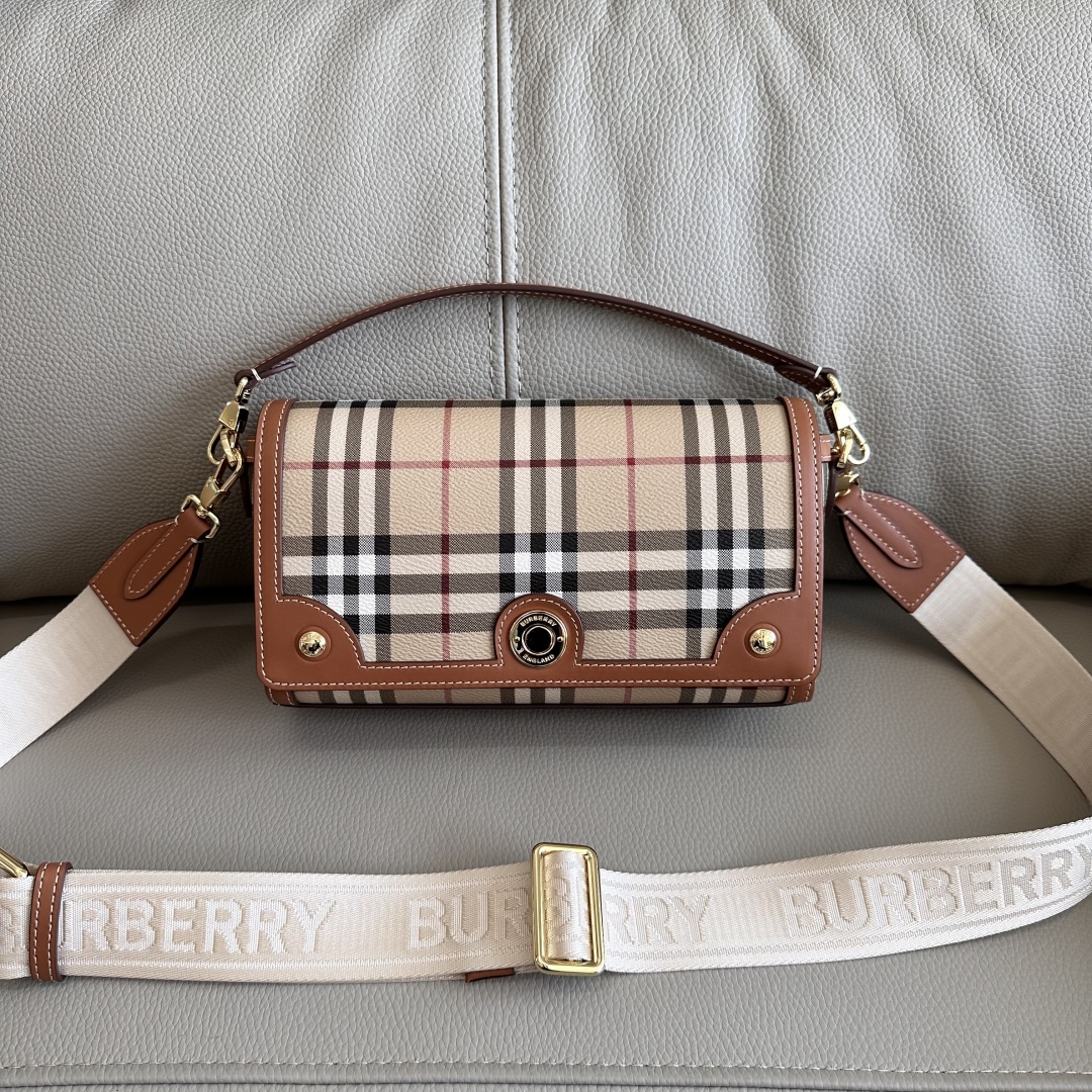 BURBERRY  002610