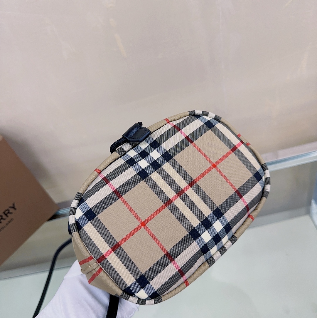 Burberry  00279