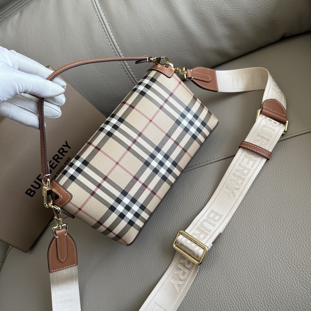 BURBERRY  00289