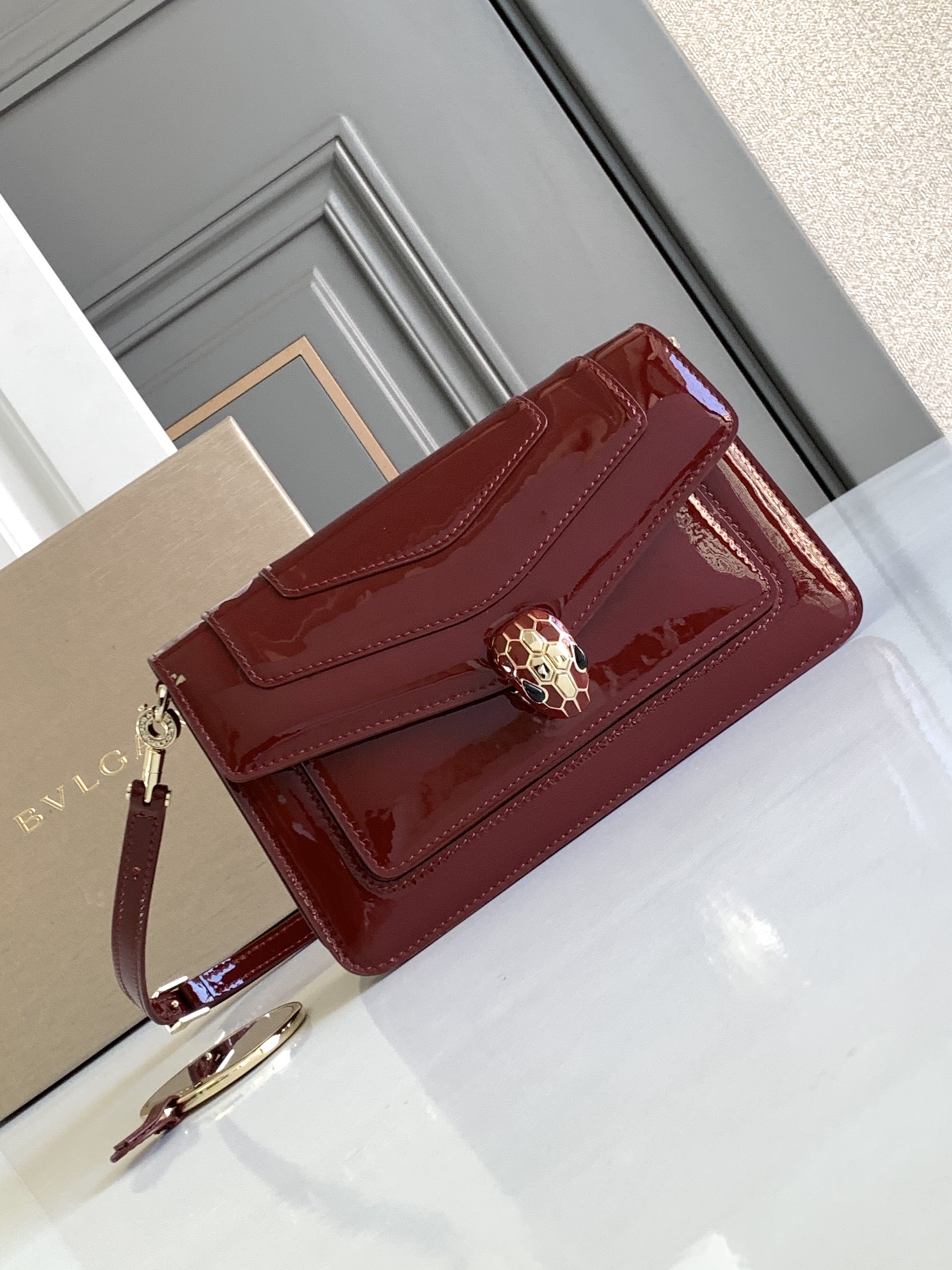 Bulgari Serpenti Forever bag. Bvlgari Designer Chain Leather