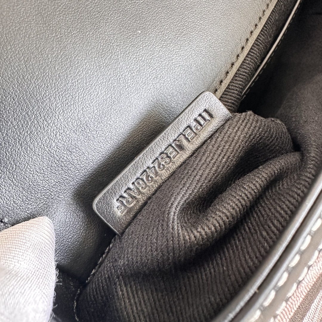 BURBERRY  00326