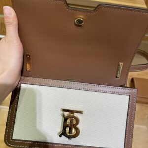 Burberry  00338