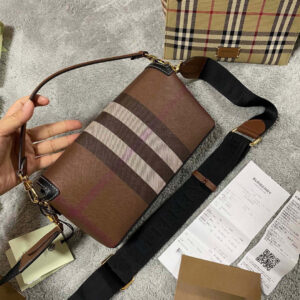 BURBERRY  00339