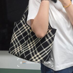 BURBERRY  00449