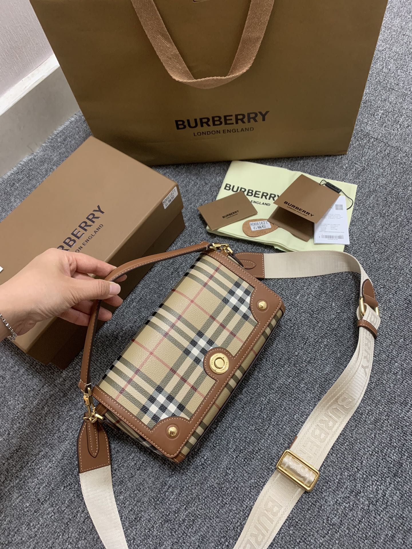 Burberry Vintage Check logo-plaque Shoulder Bag