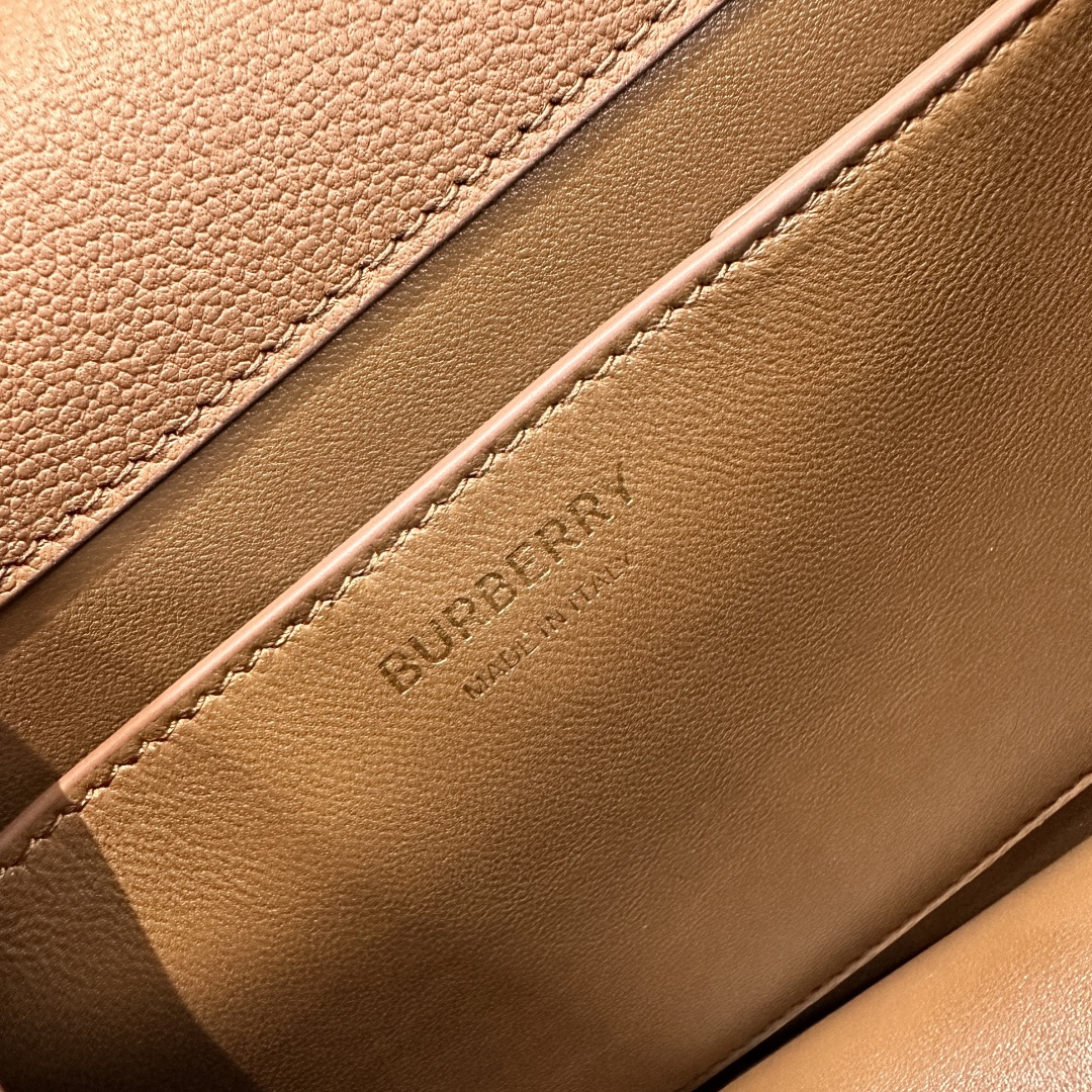 Burberry 00479
